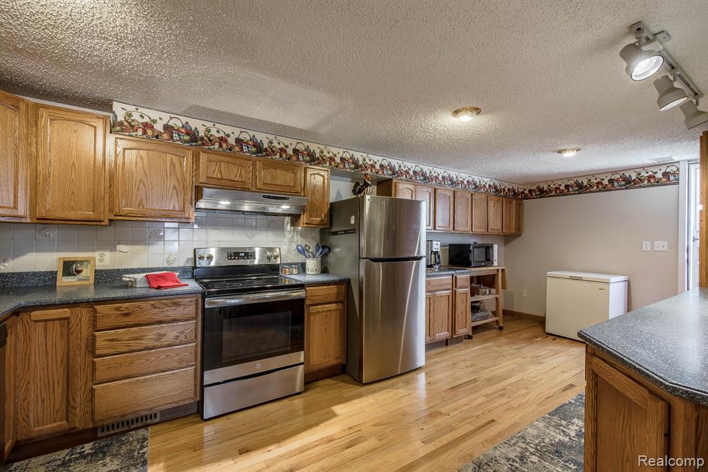 3971 S Shore Drive, Lapeer, MI 48446 — Photo 37