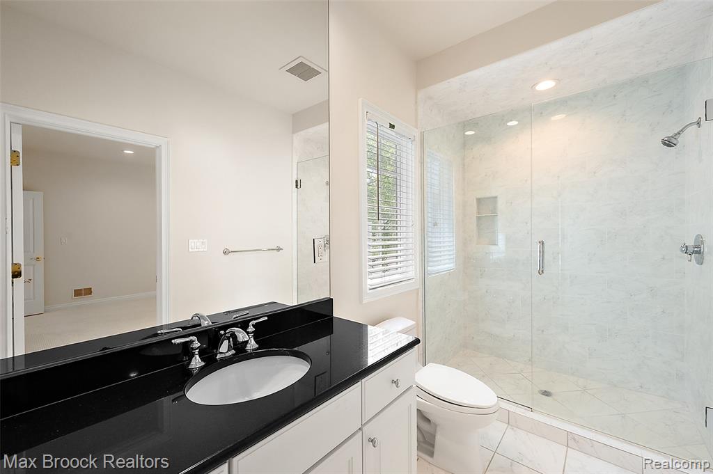 5348 Sunnycrest Drive, West Bloomfield, MI 48323 — Photo 15