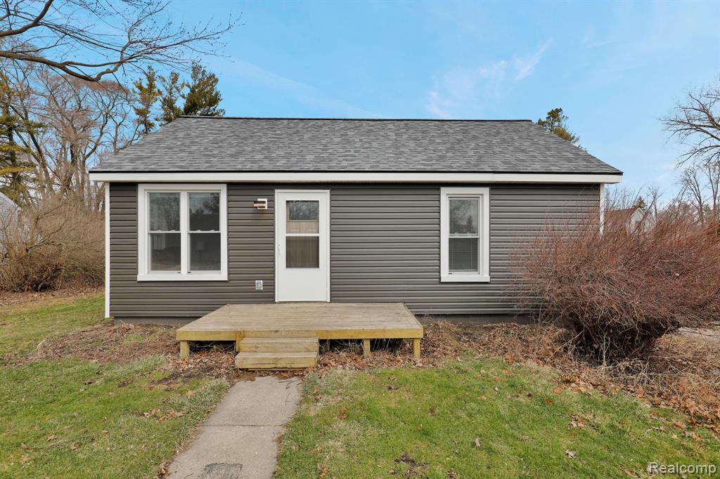 315 E Meier Avenue, Capac, MI 48014 — Photo 2