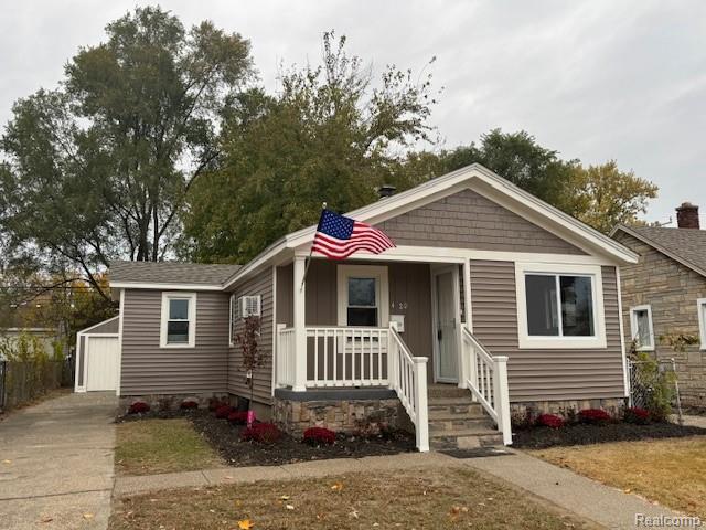420 W Browning Avenue, Hazel Park, MI 48030 — front exterior