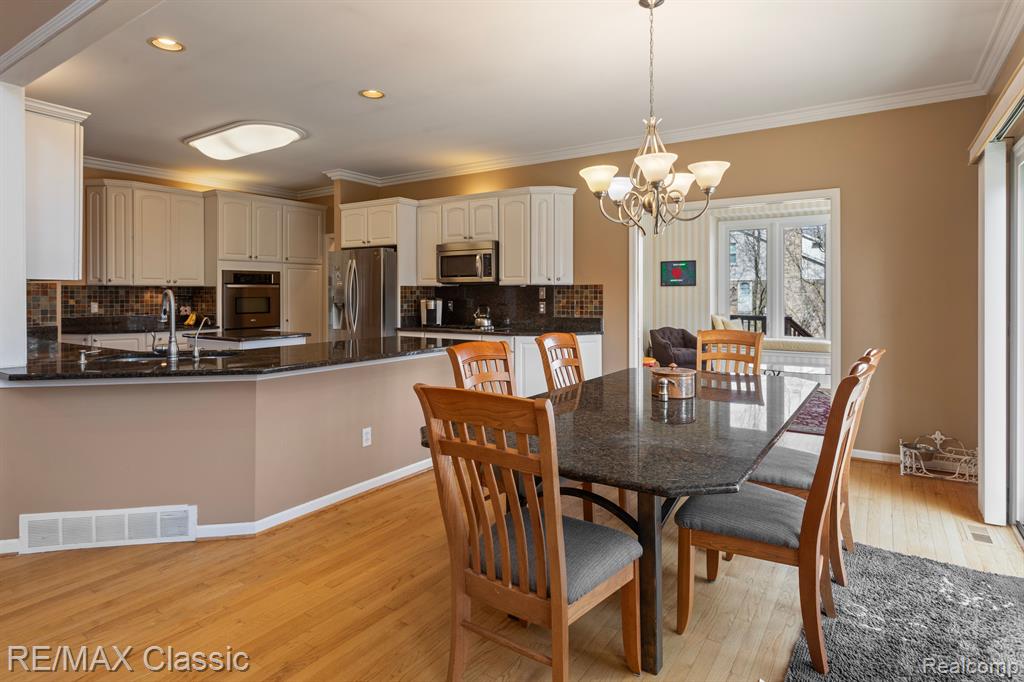 6904 GRANGER Drive, Troy, MI 48098 — Photo 16