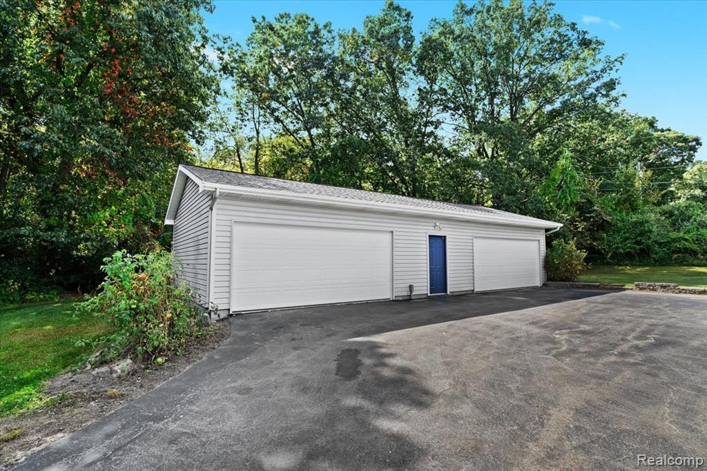 425 N Brandt, Ortonville, MI 48462 — Photo 41