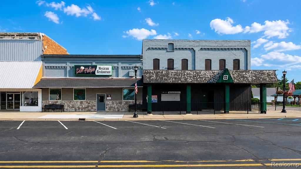 9483 Genesee Street, New Lothrop, MI 48460