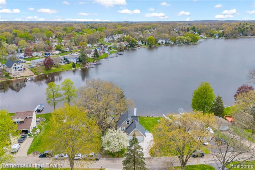 999 Lakeside Drive, Brighton, MI 48116 — Photo 38