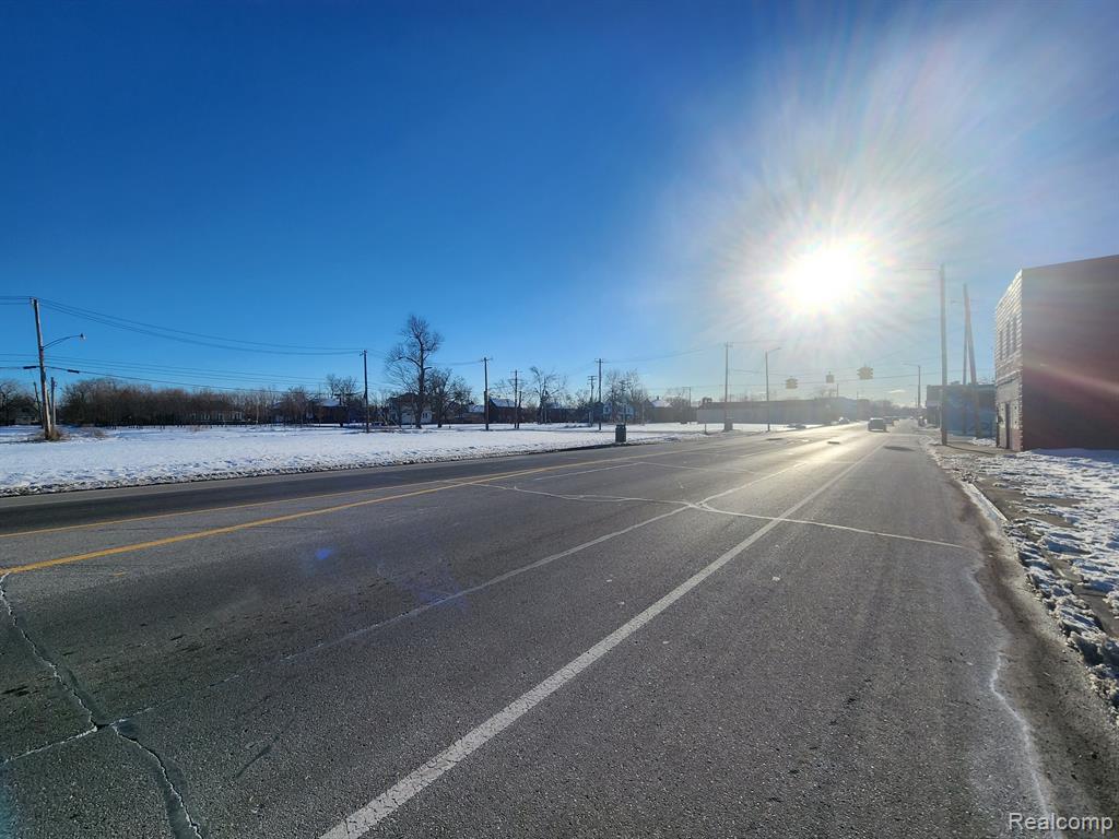 9325 MACK Avenue, Detroit, MI 48214 — Photo 4