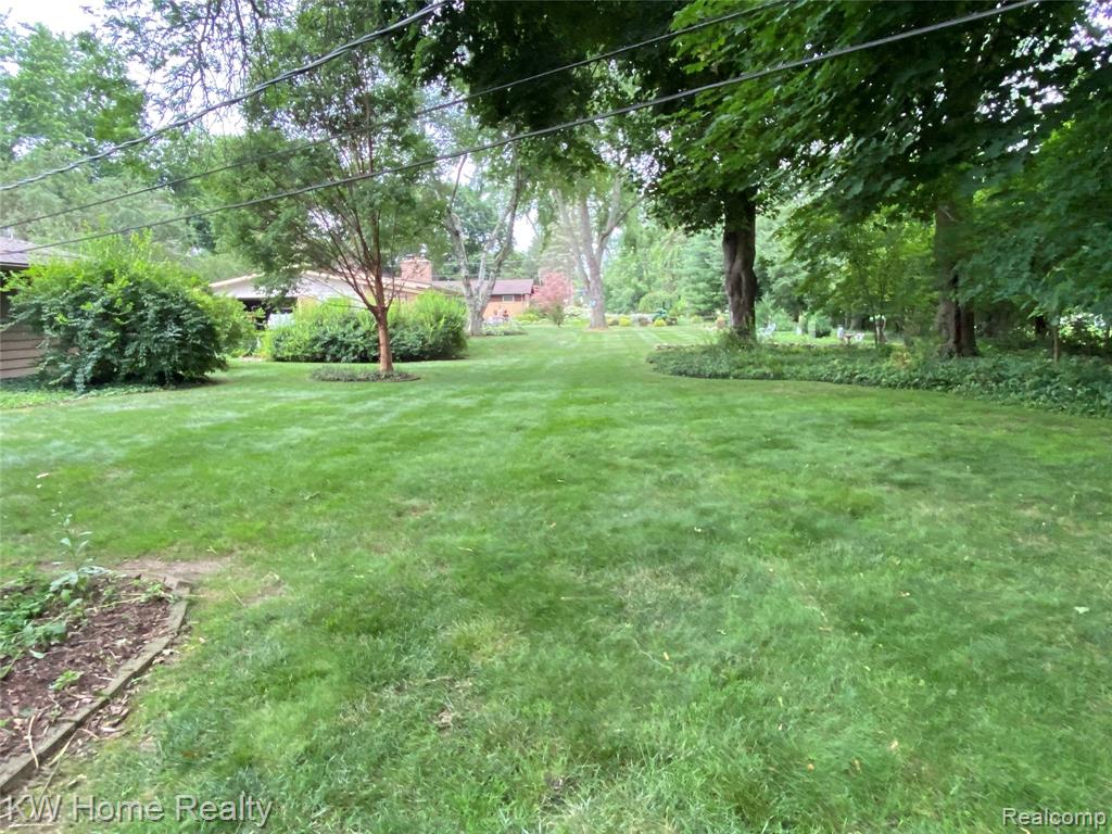 5660 Crabtree Road, Bloomfield Hills, MI 48301 — Photo 32