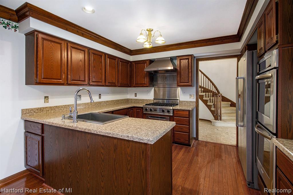 4506 Golf View Drive, Brighton, MI 48116 — Photo 12