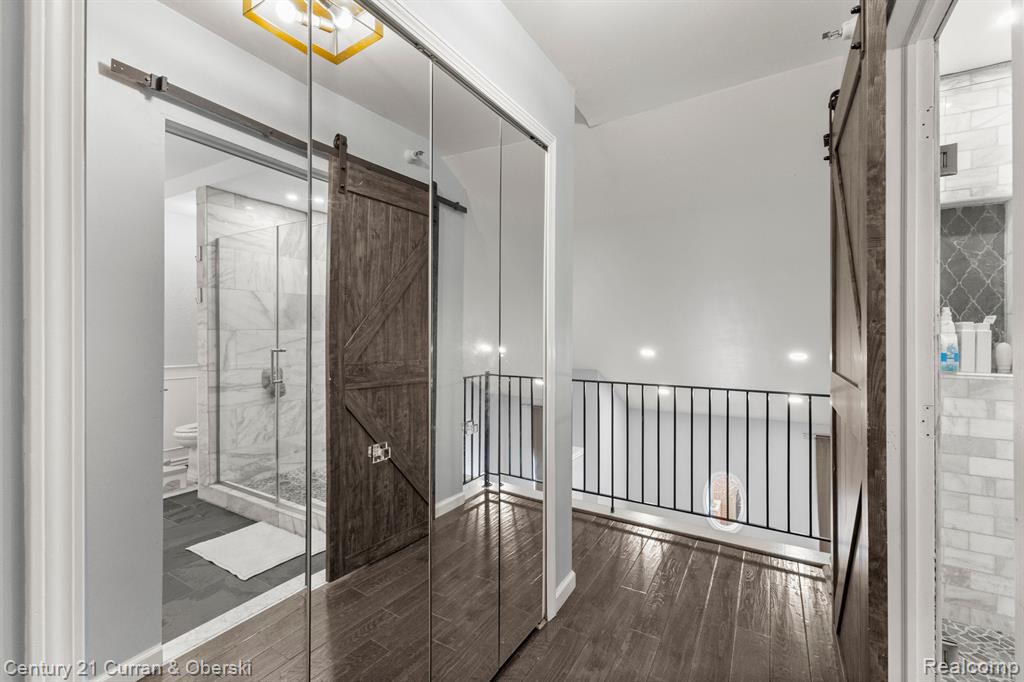 43 W VILLAGE Lane, Dearborn, MI 48124 — Photo 16
