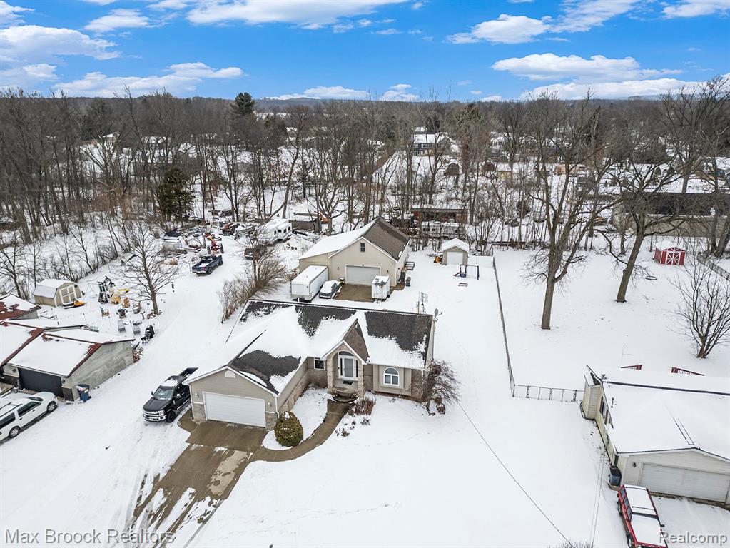 11412 Delmar Drive, Fenton, MI 48430 — Photo 42
