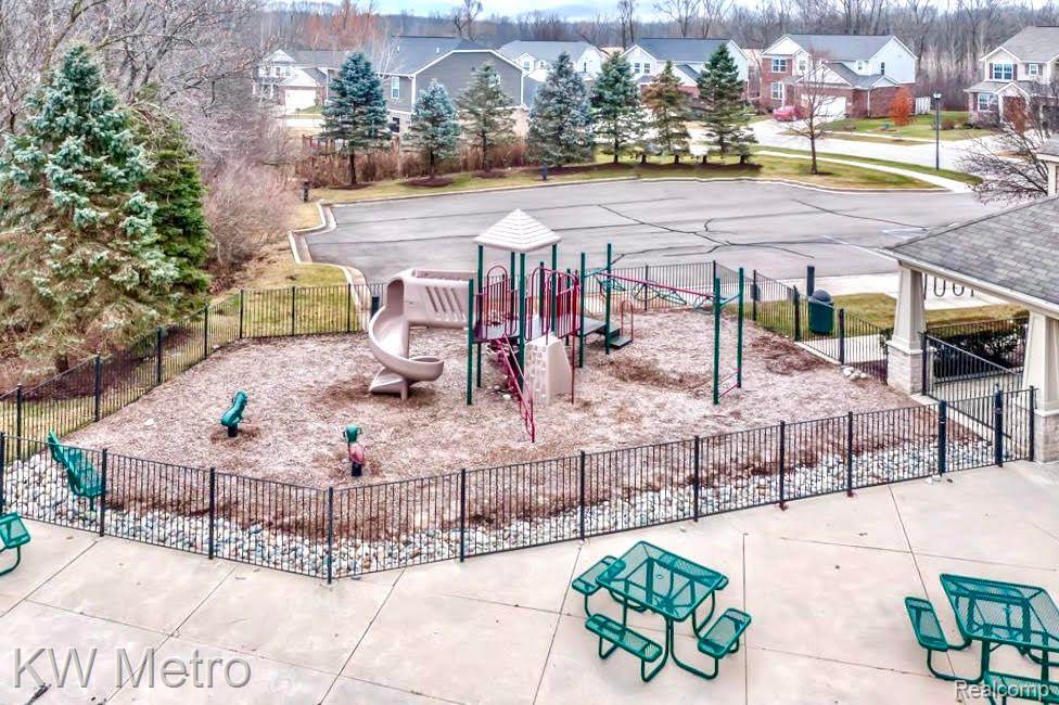 7966 Hallie Drive, Ypsilanti, MI 48198 — Photo 34