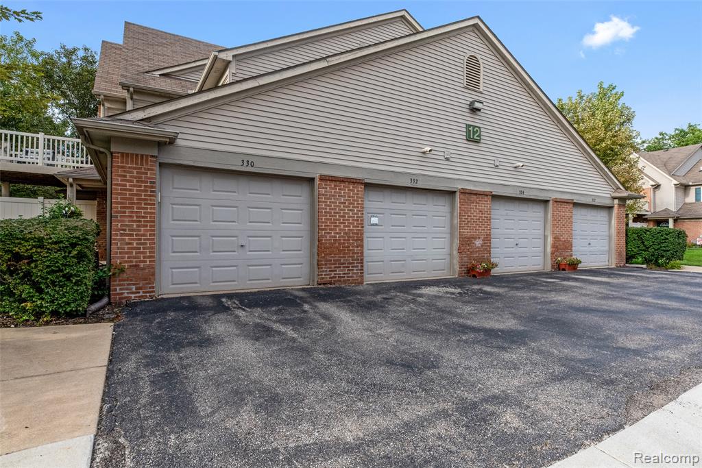332 Marigold Circle, Westland, MI — Photo 23