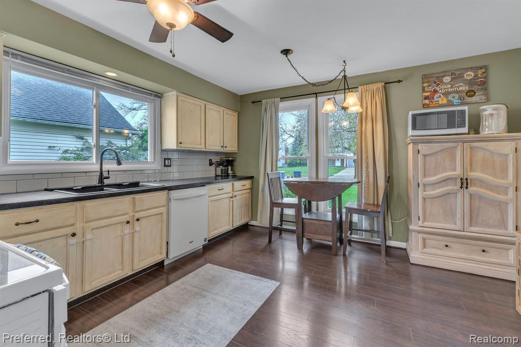 5722 King James Ln., Waterford, MI 48327 — Photo 12