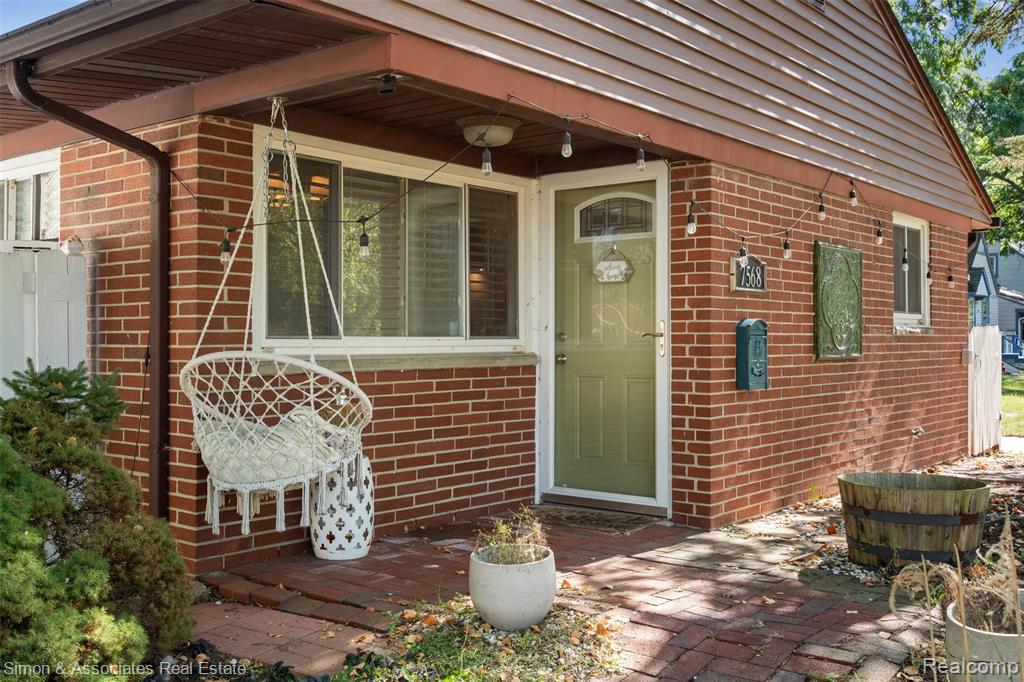 7568 Hazelton Street, Dearborn Heights, MI 48127 — Photo 3