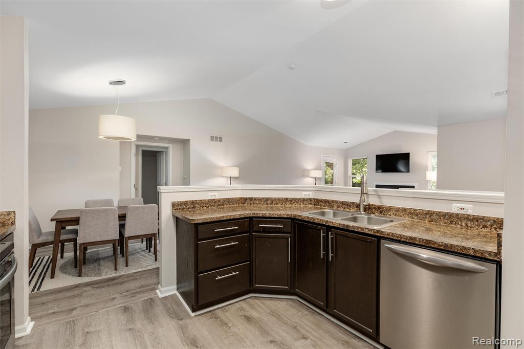 47879 Cardiff Avenue, Canton, MI 48188 — Photo 9