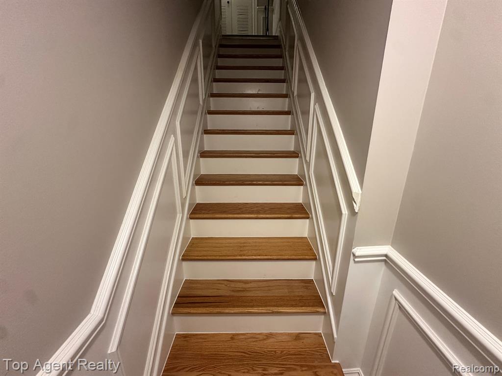 5844 PINE AIRES Drive, Sterling Heights, MI 48314 — Photo 4