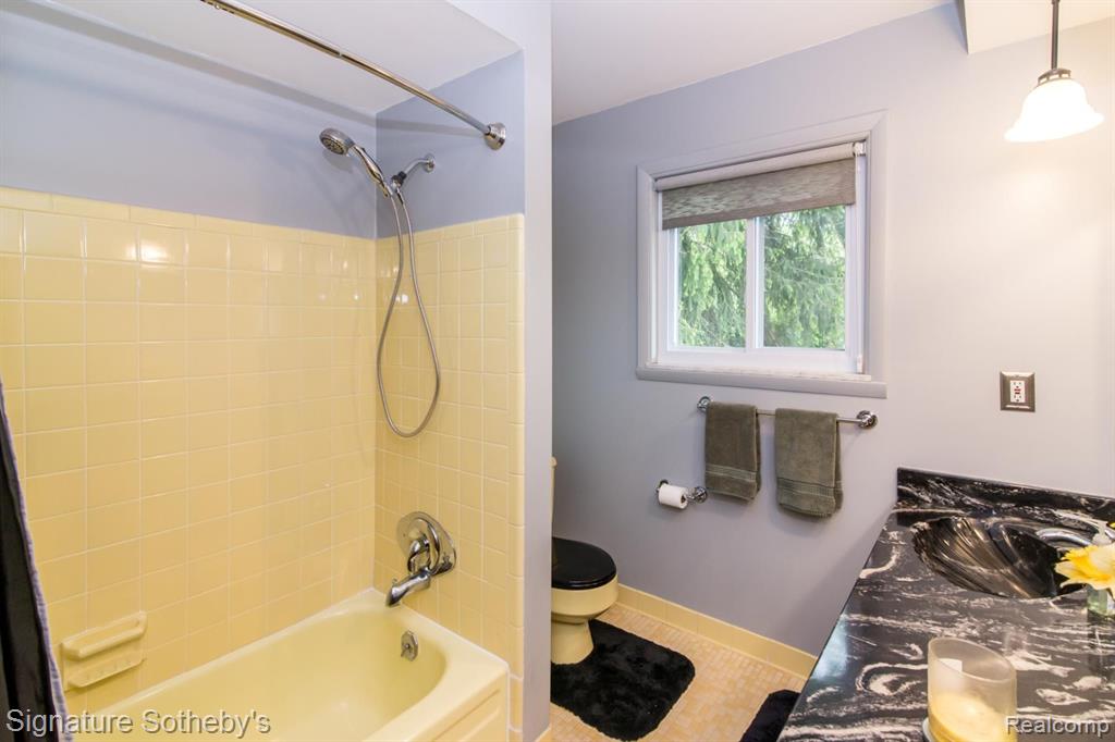 6279 WALKER Court, Troy, MI 48085 — Photo 28