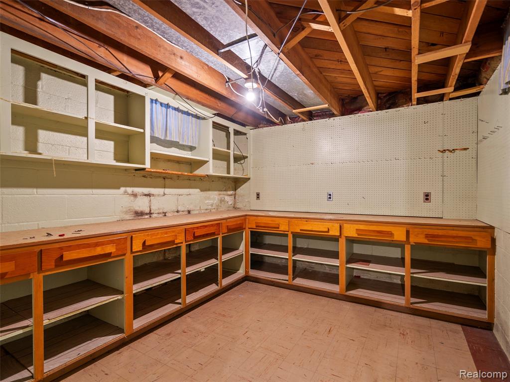 8211 Saint John Street, Utica, MI 48317 — Photo 27