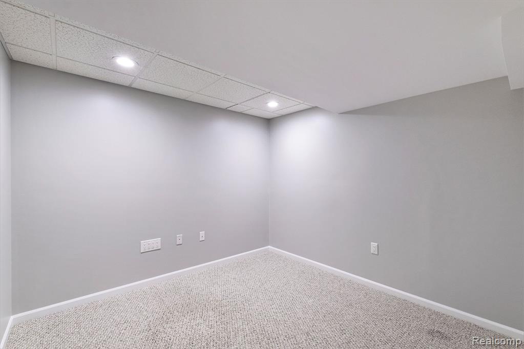 6354 OAK LEAF Trail, Linden, MI 48451 — Photo 17