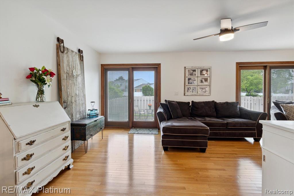 24458 BASHIAN Drive, Novi, MI — Photo 12