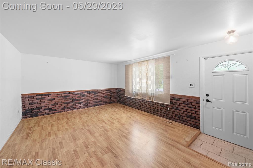 15586 Oakbrook Street, Romulus, MI 48174 — Photo 8