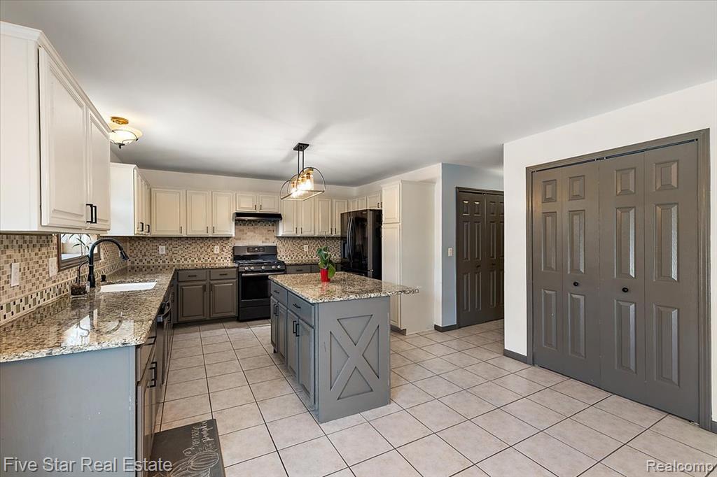 50813 Nagy Court, Macomb, MI, 48044