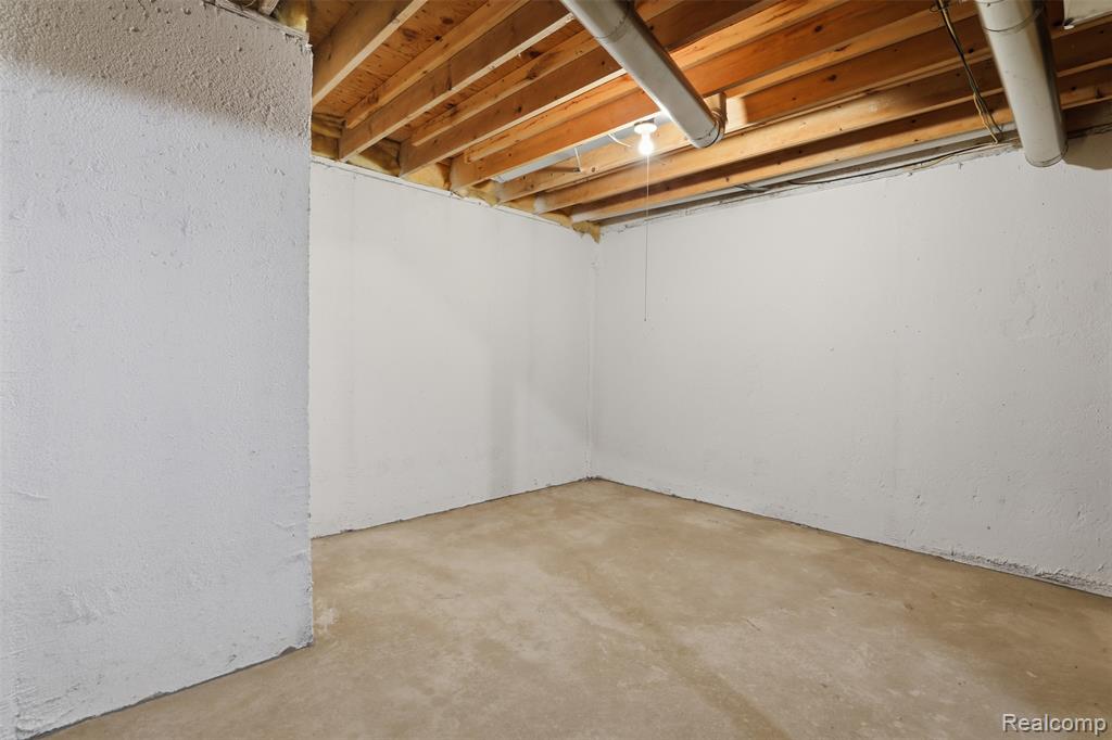 4368 Gateway Circle, West Bloomfield, MI — Photo 39
