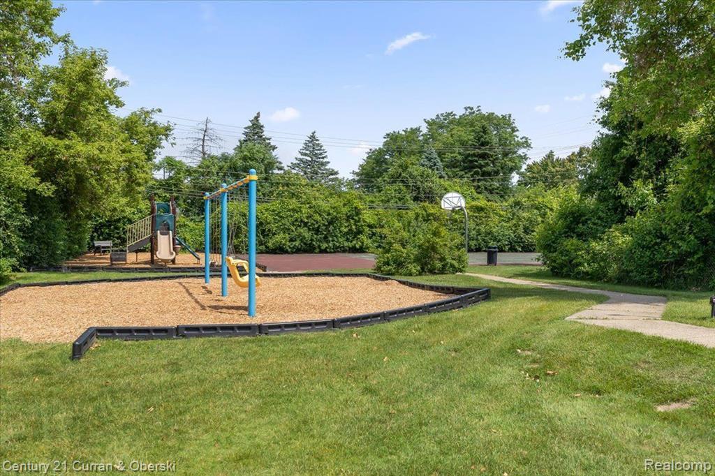 24582 OLDE ORCHARD Street, Novi, MI — Photo 23