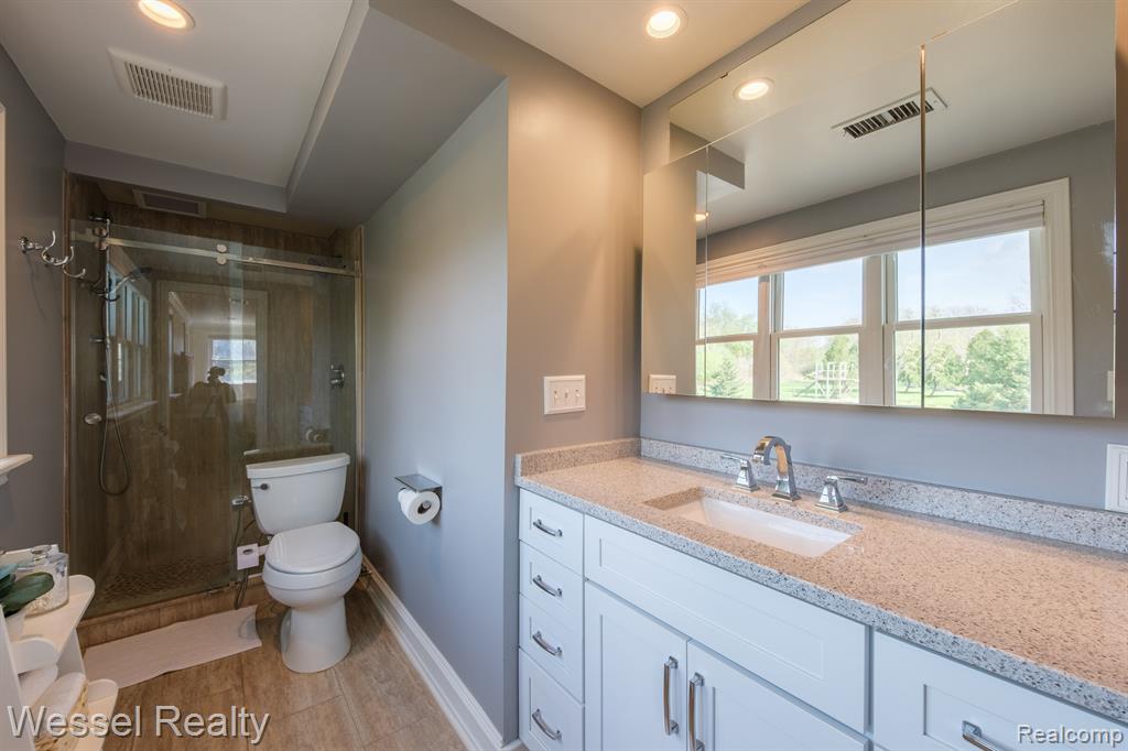 64527 KILDARE Drive, Washington, MI 48095 — Photo 35