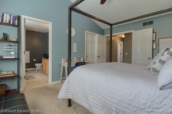 43807 S TIMBERVIEW Drive, Belleville, MI 48111 — Photo 18