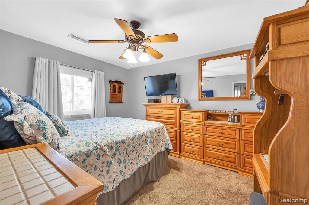 9921 ALLEN POINTE Drive, Allen Park, MI 48101 — Photo 21