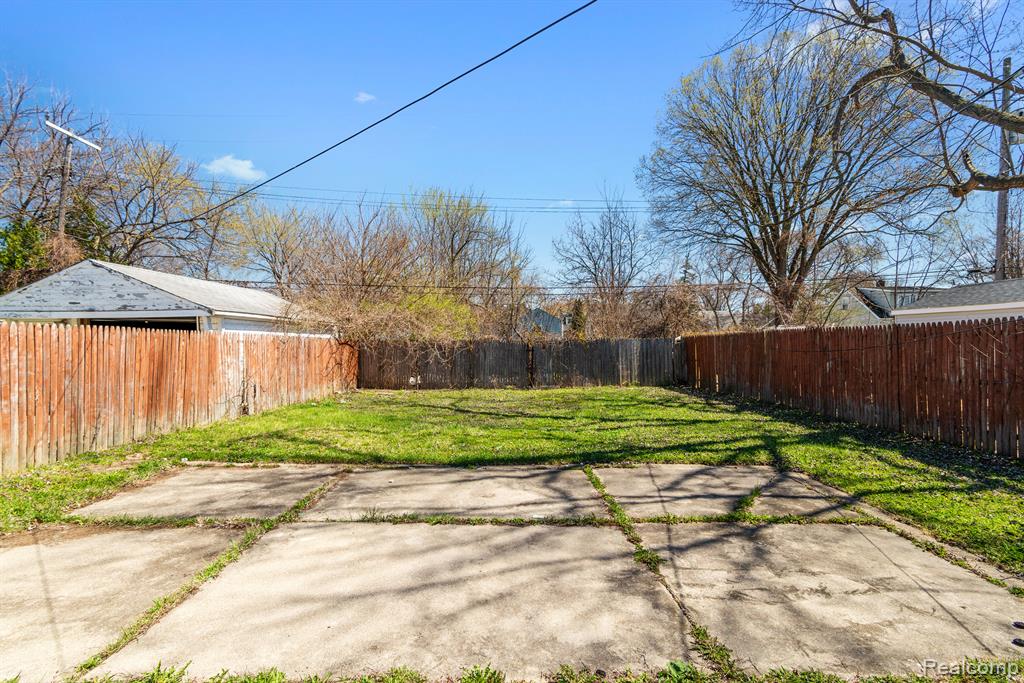 7668 HEYDEN Street, Detroit, MI 48228 — Photo 22