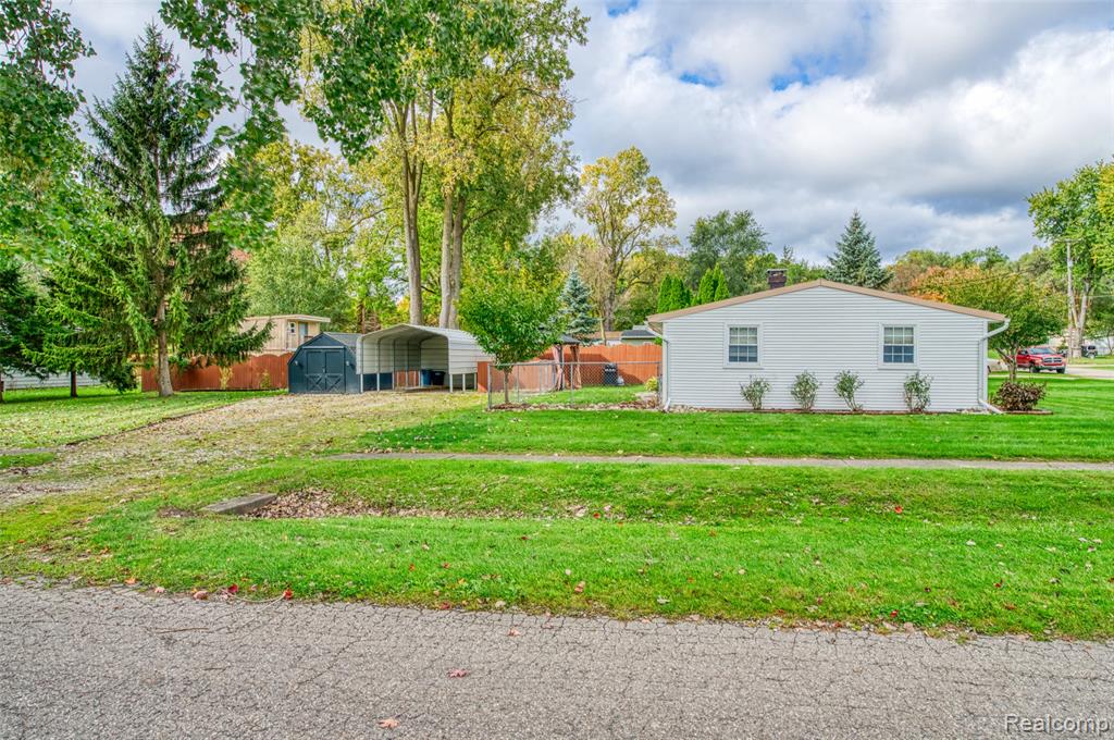 701 MARY Court, Fenton, MI 48430 — Photo 18