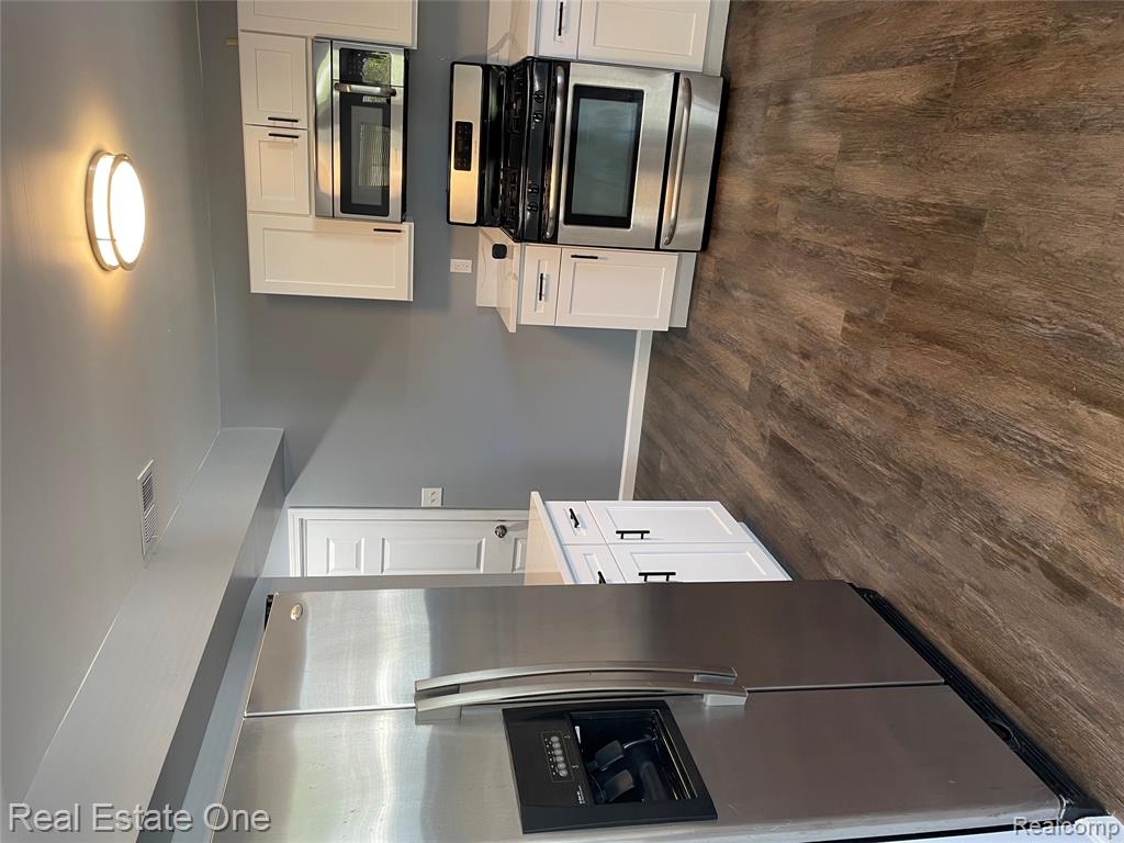 18475 Hazelwood Street, Roseville, MI 48066 — Photo 9
