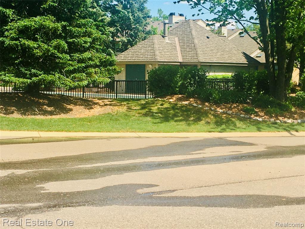 38494 Windsor, 54, Farmington Hills, MI 48331 — Photo 25