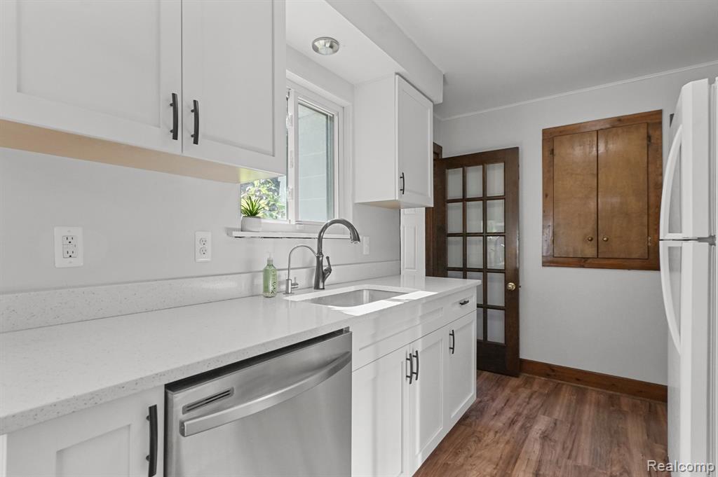 723 Sweetbriar, Milford, MI 48381 — Photo 9