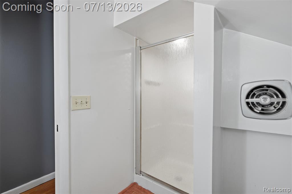27704 California Drive NW, Lathrup Village, MI 48076 — Photo 24