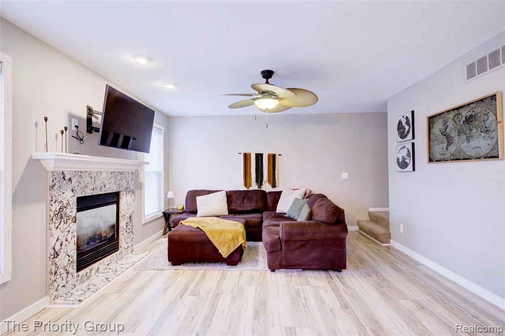 4395 Pondview Drive, Swartz Creek, MI 48473 — Photo 8