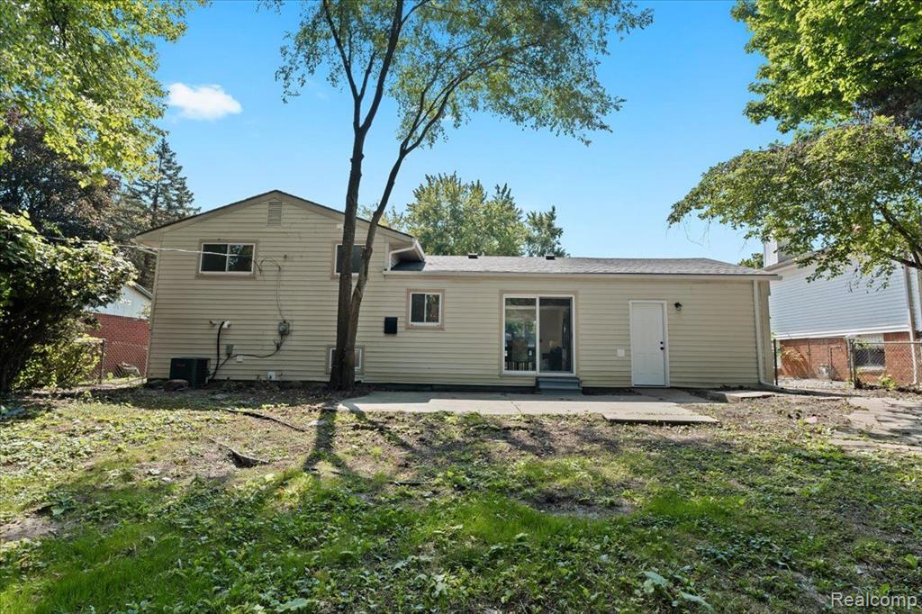 8753 NOTTINGHAM Drive, Ypsilanti, MI 48198 — Photo 22