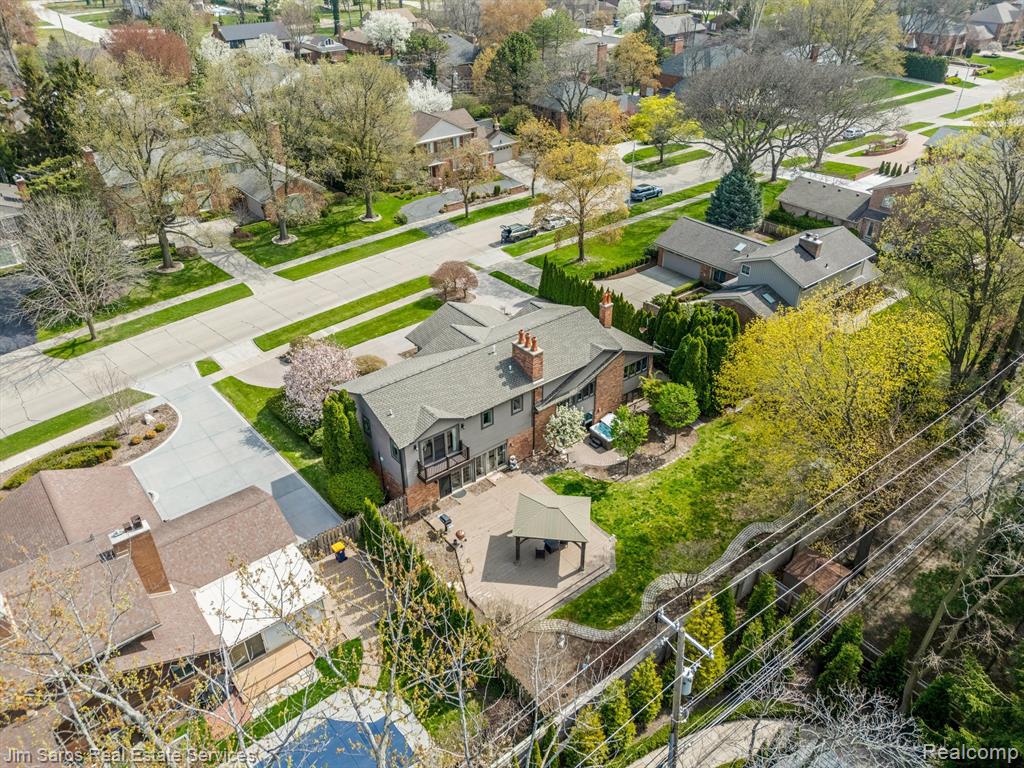 71 WOODLAND SHORES Drive, Grosse Pointe Shores, MI 48236 — Photo 43