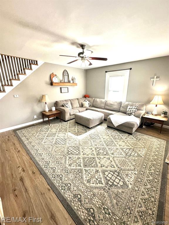 301 BRISTOL Street S, Almont, MI 48003 — Photo 5