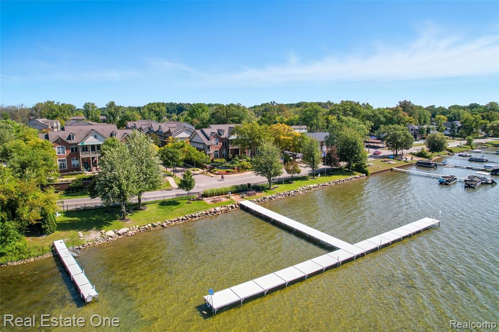 464 Old Pine Way, Walled Lake, MI 48390 — Photo 50