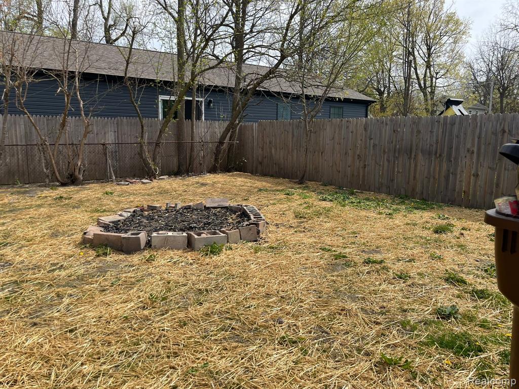 417 E HUNT Street, Adrian, MI 49221 — Photo 33