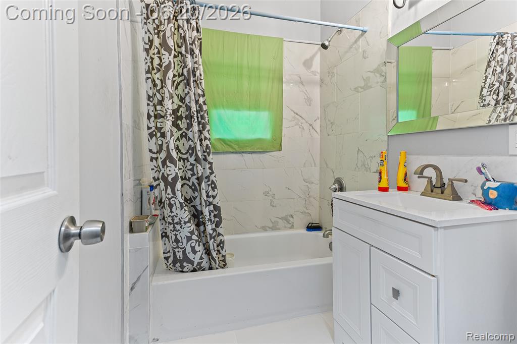 5860 Hazlett Street, Detroit, MI 48210 — Photo 8