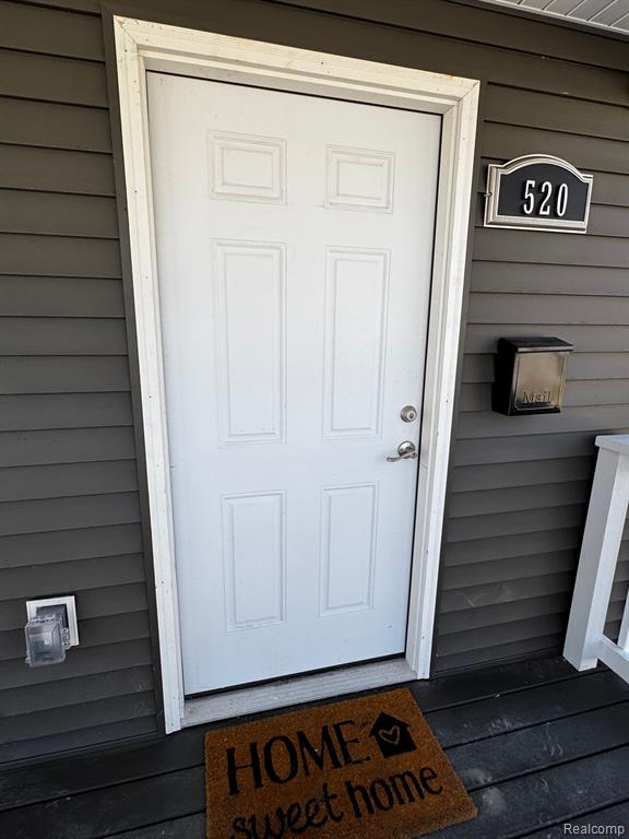 520 E EVELYN Avenue, Hazel Park, MI 48030 — Photo 2