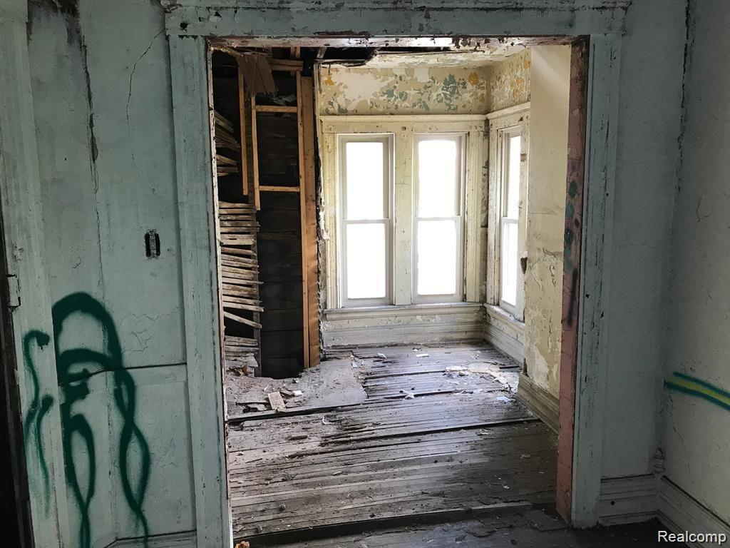 408 HORTON Street, Detroit, MI 48202 — Photo 8