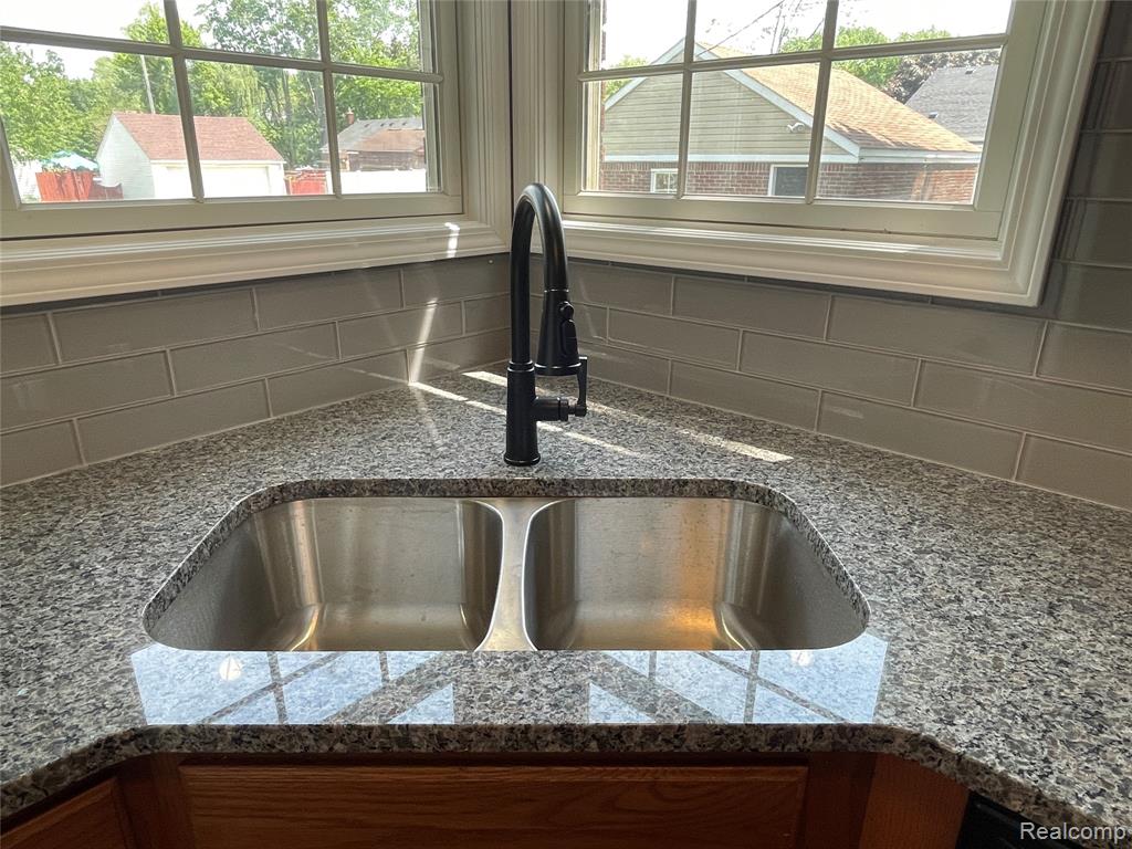 13203 Chestnut Street, Southgate, MI 48195 — Photo 11