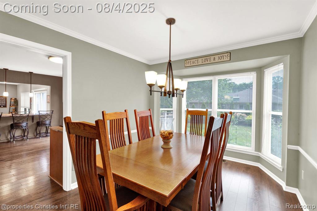 642 Whitney Drive, Rochester Hills, MI 48307 — Photo 9