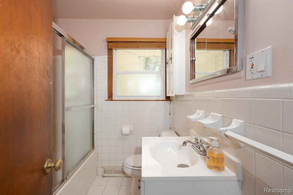426 Driftwood Avenue, Rochester Hills, MI 48307 — Photo 22