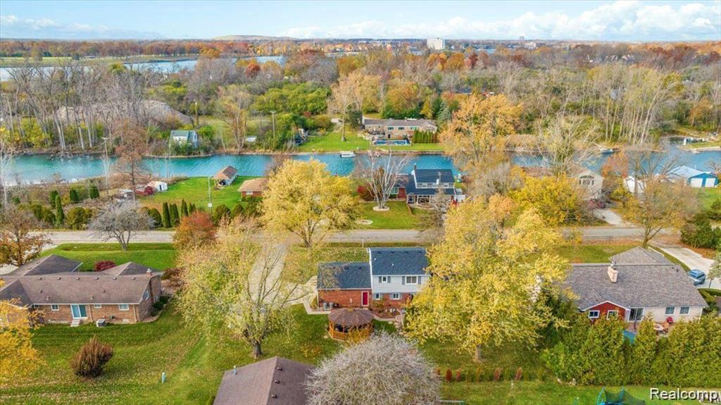 9739 Waterway Drive N, Grosse Ile, MI 48138 — Photo 4