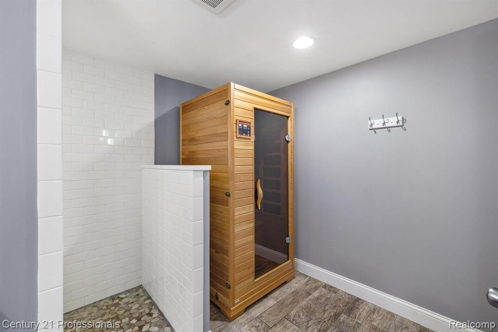 9754 Windsor Lane, Clarkston, MI 48348 — Photo 54
